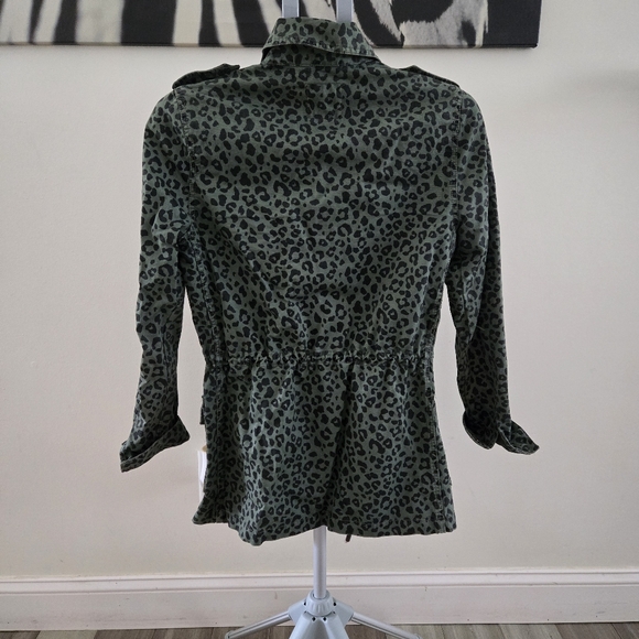 Forever21 green leopard anorak drawstring casual fall jacket - Picture 4 of 7